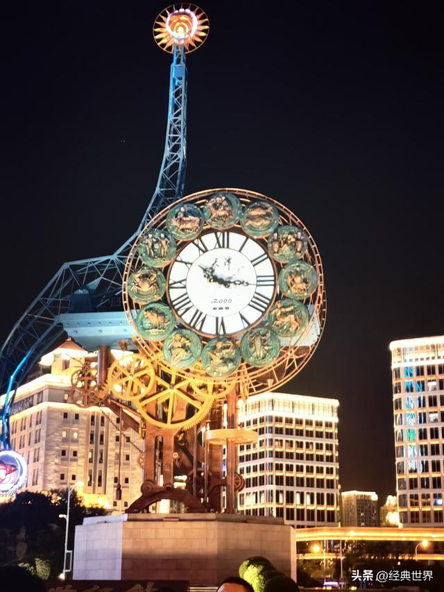 夜幕下的海河