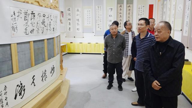 国庆节当天，南充嘉陵这条山沟逆天成了一帮文人墨客“打卡地”！