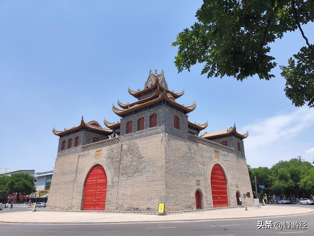 银川鼓楼，花了近一百年才建成，见证古城风雨