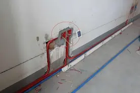 到南方才发现，电线都不埋墙里！看看人家这样装，省钱还耐用图片