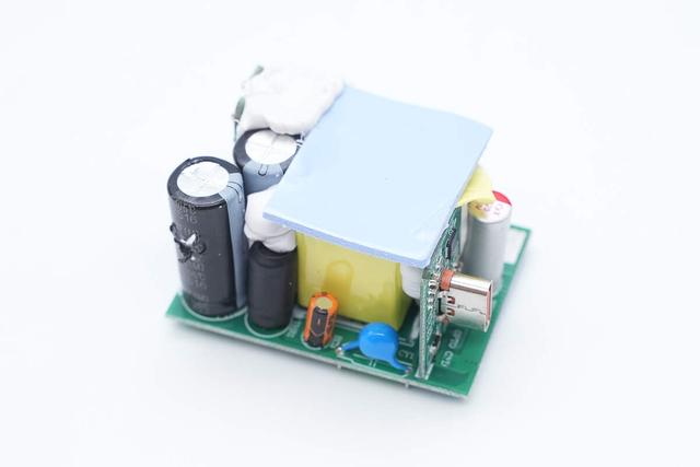 主流快充全兼容，超小体积，倍仕达65W氮化镓充电器拆解