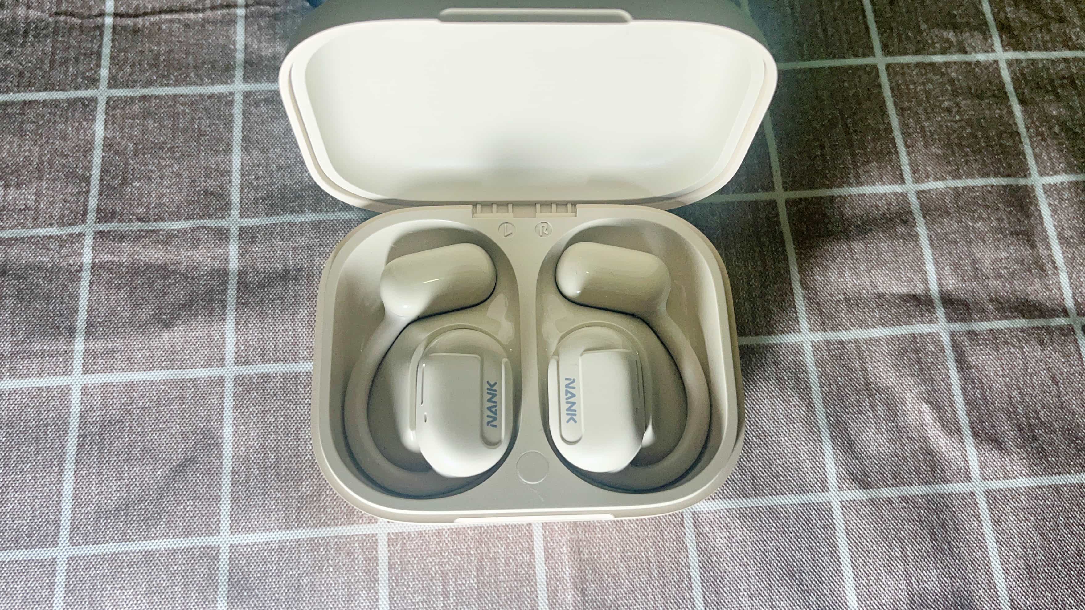 南卡OE CC零压感真无线耳机：音乐的新选择，时尚的新宠