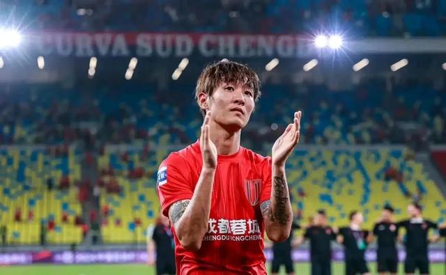 好男人韦世豪：最后的底线是妻子，19岁遇到的女孩，30岁还在身边