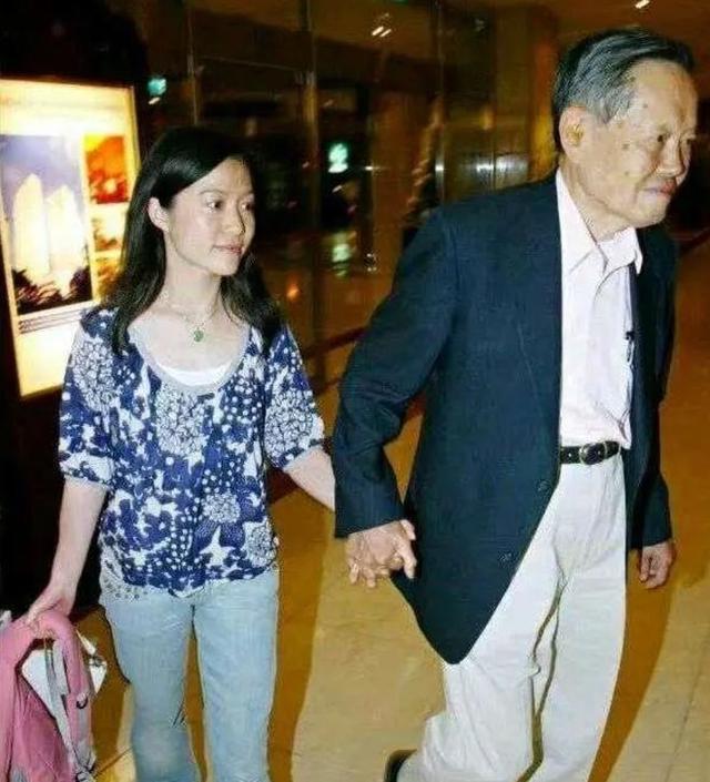 杨振宁长子杨光诺：感谢继母翁帆，这些年她是全家最温暖的依靠