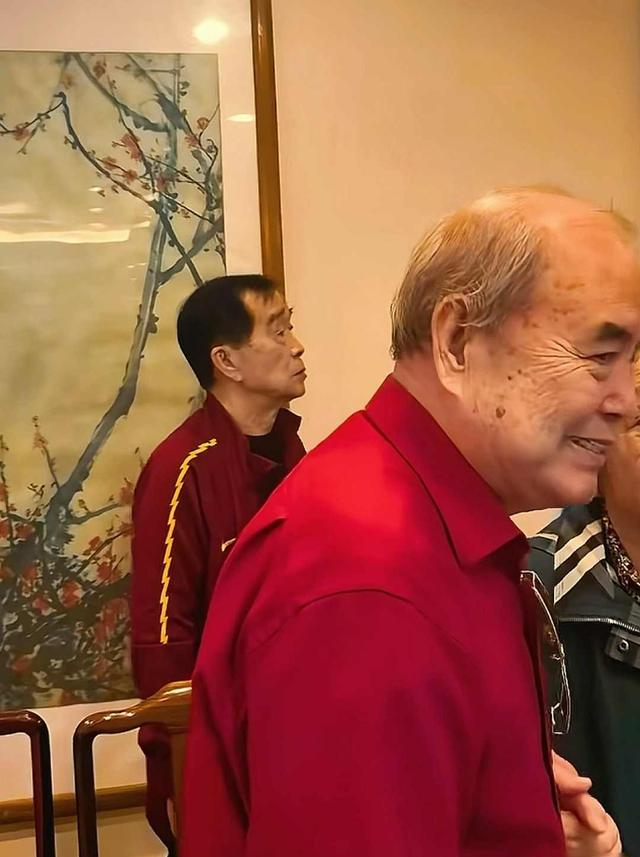 相声界泰斗北京聚会，李国盛坐C位，李金斗 赵炎 石富宽站二排