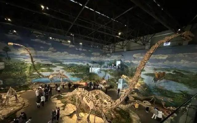 四川最“咸”的城市？因盐得名却靠恐龙出圈？这座川南小城太会玩