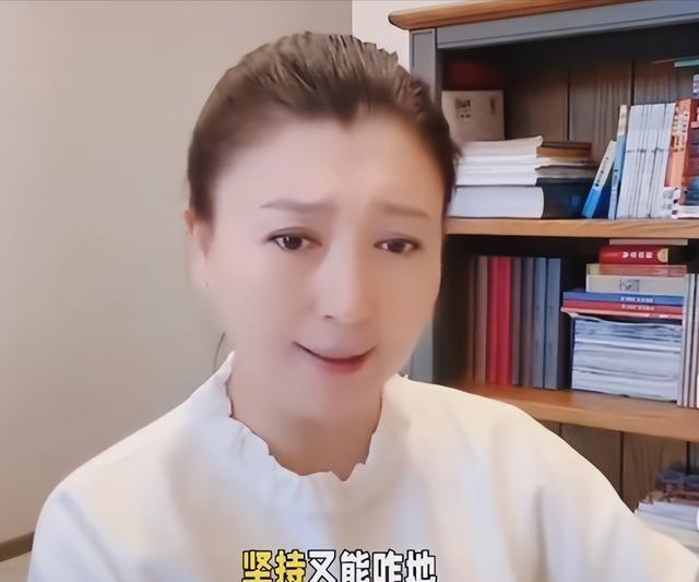 央媒点名	，53岁闫学晶这一次彻底凉凉，从“国民媳妇”到全网抵制