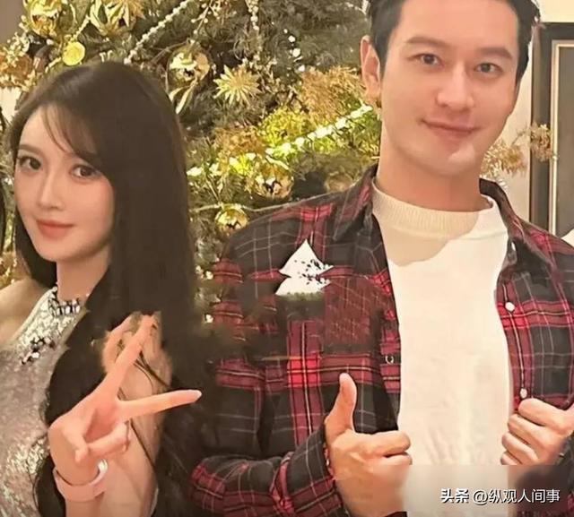 杨颖机场被偶遇，衣服皱巴裤子掉档，双手搬行李还得抱娃，好心酸