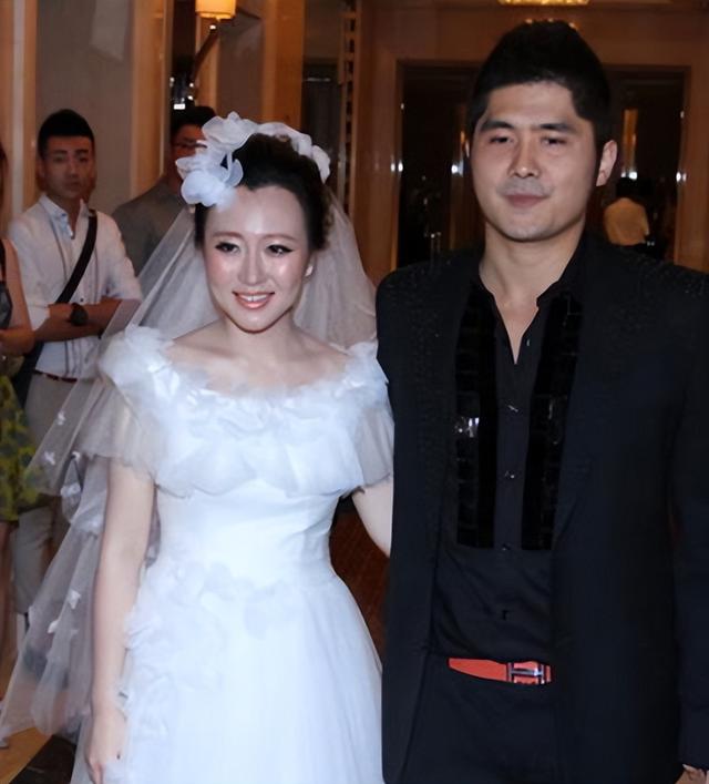 全家移民真相大白2年，享正师级待遇的潘长江，已走上另一条大道