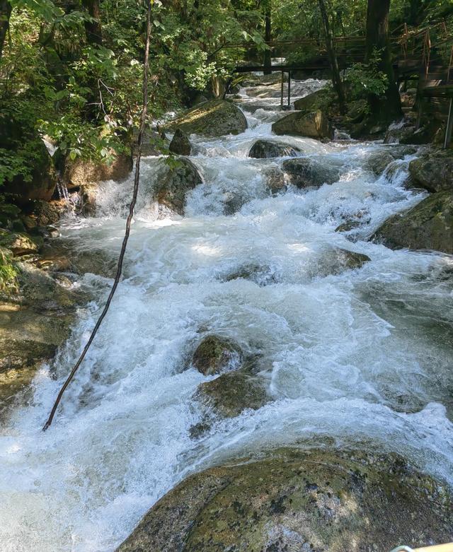 我是北京人	，去了趟辽宁宽甸，忍不住讲讲这小城的独特人文印象。