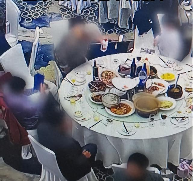 婚宴一散席，茅台酒就“失踪”？主家一查，居然从窗帘后翻出3箱