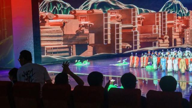 家长问爆了：「月映武夷」凭什么成暑假“必修课”？