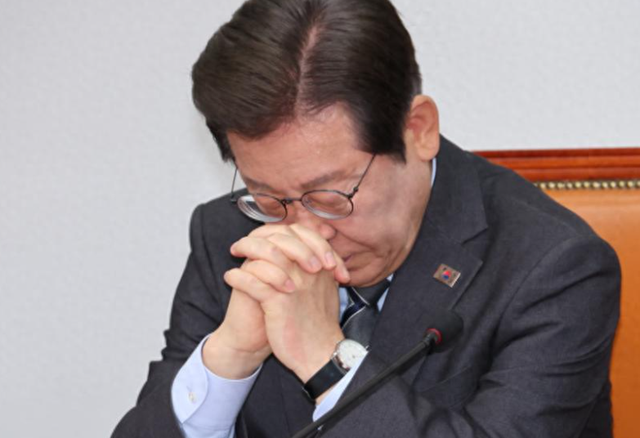 特朗普逼李在明，要么针对中国，要么让地，韩国将彻底倒向美国？