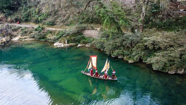 想玩点不一样，这个冬天，让我们去湘西过大年！