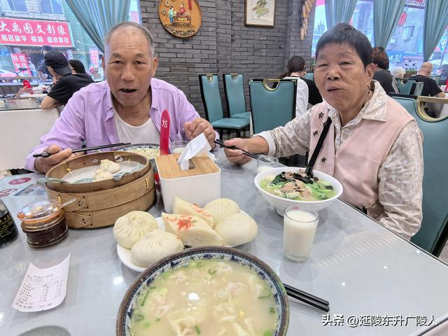 国庆假期中，陪父母逛白沙公园，欧式城堡，濯锦园，宇宙舞厅