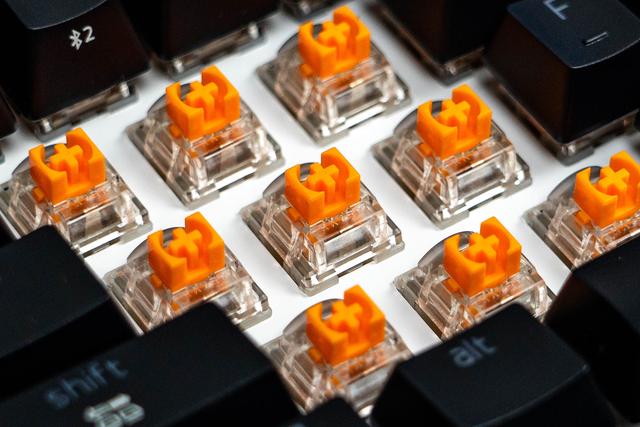 通往客制化机械键盘的“捷径”，雷蛇黑寡妇蜘蛛V4竞技极速版体验