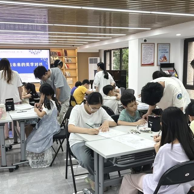 青春助力“百千万工程” ｜广州城市理工学院“璀璨之星”实践团:当非遗遇上AI，传统与科技的美学对话