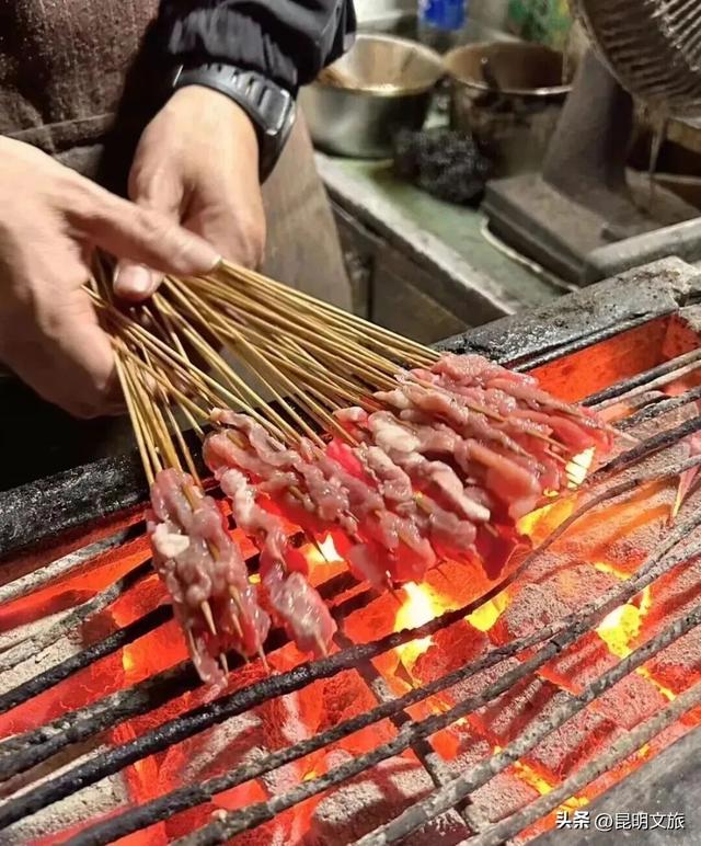 烟火气+文艺范！老街巷CityWalk，用1天时间触摸昆明最本真、最鲜活的生活气息~