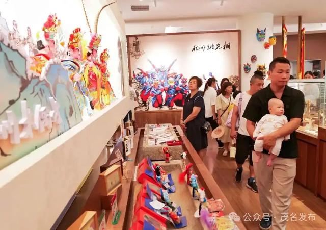 茂名新观察⑧ | 柏桥服务区为何这么“火”