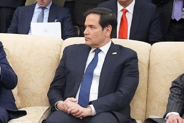 内讧爆发，鲁比奥暗中使坏，阻止特朗普联俄反华，已经被架空