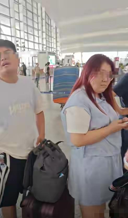 女子机场插队打人，态度嚣张，报警后听到赔偿3500元，开始哭穷