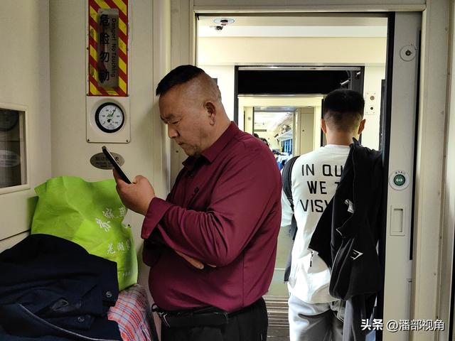 周末去坐了一趟无锡-上海的火车