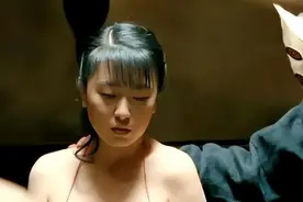 13年前，《让子弹飞》中一脱成名的赵铭，现在36岁怎样了？图片