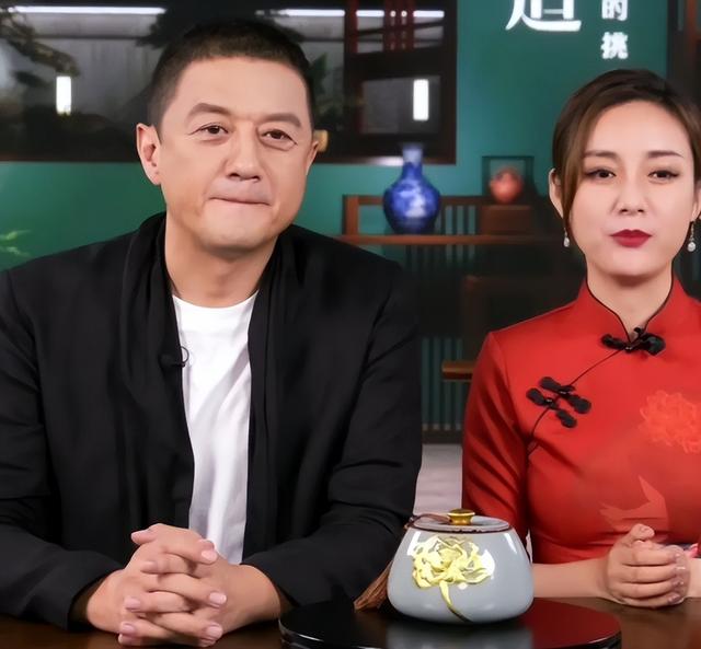 54岁李亚鹏再次离婚	，背负债务超4.5亿，放手是对妻女最大的保护