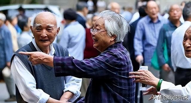 中国将迎来人口死亡高峰？22年去世1041万人，23年1110万，去年呢