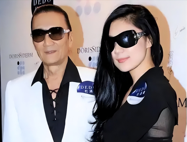 和谢贤分手8年后	，Coco在网上自曝私密往事