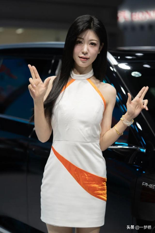 2025成都车展上的模特们