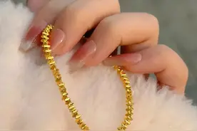 周大福碎金黄金手链！“碎金几两，碎碎平安”小克重的快乐～图片