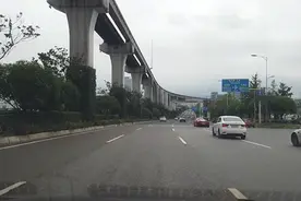 一口气说完15个开车安全事项，新手一定要了解，能降低事故概率图片