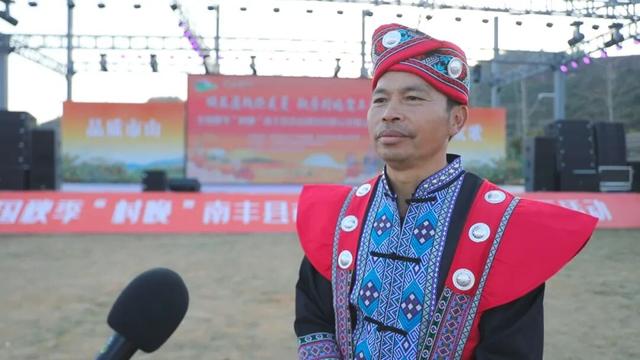 南丰：硕果盈枝绘美景 秋季村晚贺丰年