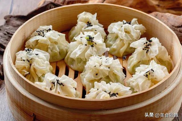 做烧卖皮“水和粉”好多人比例就弄错了,难怪皮难擀,干硬不好吃