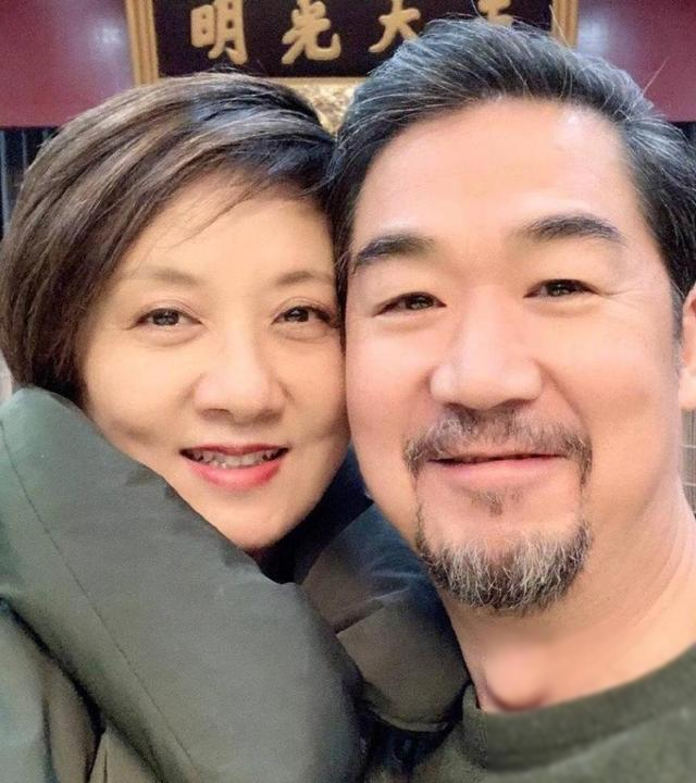 70岁张国立再曝丑闻！背刺只是冰山一角，著名央视主持也参与其中