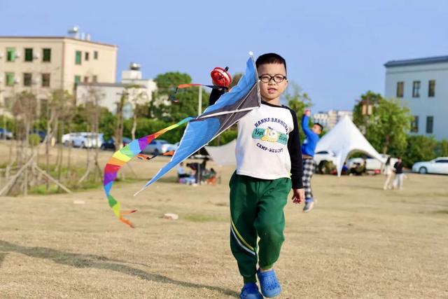请到茂名过大年｜好吃好玩好逛！茂名庙街把年味玩明白了