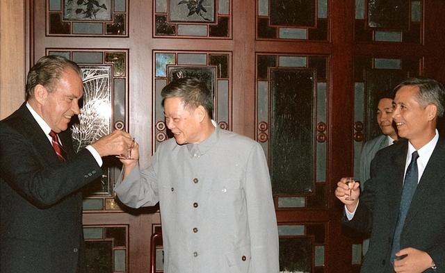 李瑞环说：叶选平是叶帅的儿子，但水平比我高，为啥不能当省长？