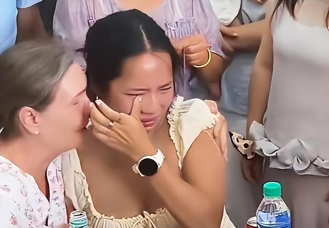 江西女孩寻亲后续！被曝刚出生就遭遗弃，证据曝光，难怪要回欧洲