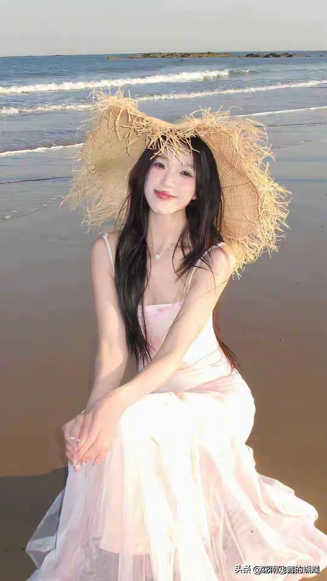 河南郑州一校花好漂亮， 身高168cm体重46kg ，美的让人移不开眼