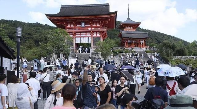 沉默11天后，高市早苗发声，让14亿中国人失望，强迫中方与她见面