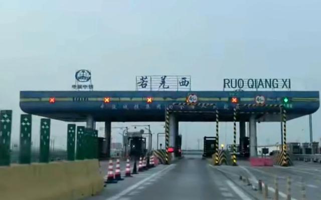 第二十二天 沙漠公路—在塔克拉玛干沙漠边缘行走