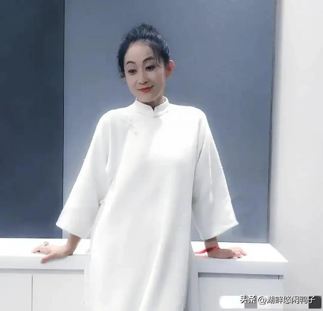 61岁的她真的太瘦了，几十年不吃白米饭保持身材，对自己也太狠了