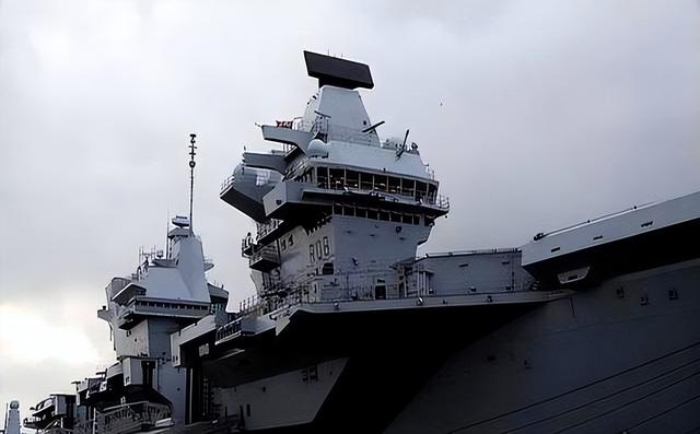 又让张召忠说中了？东拼西凑550亿建的2艘航母，如今彻底成为累赘