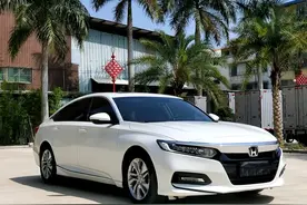 轿车建议买B级的，看看三款，舒适宽敞，质量可靠，安全配置高图片