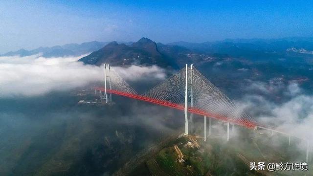 修建旅游公路，将北盘江上的大桥串联起来，必成贵州旅游新名片