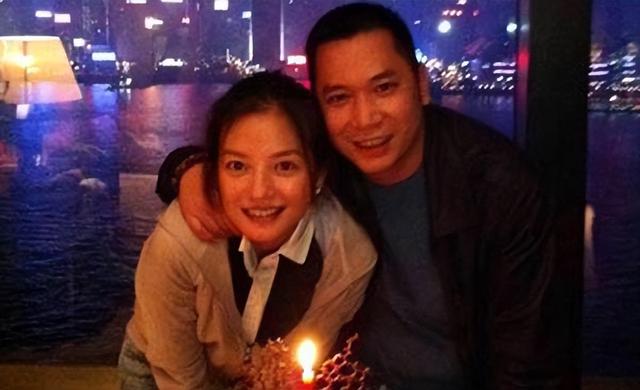 封杀四年，49岁赵薇突传消息，因胃癌去世传闻5个月前就真相大白