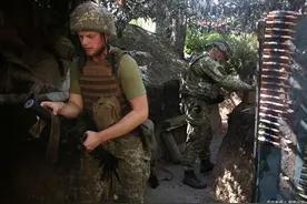 450名乌士兵马路闲逛！俄无人机发现，一阵无脑冲锋全歼图片