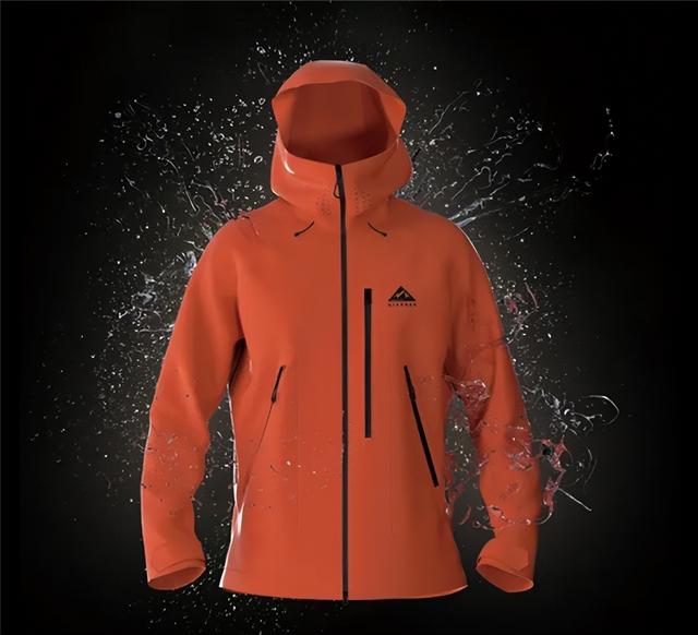 中乔体育以专业装备护航，十城徒步向自由出发