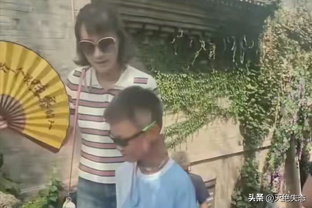 41岁的林丹也没想到，自己败光的体面，如今被9岁的儿子挣了回来